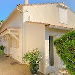 Maison Piscine Jacuzzi Proche Montpellier Et Plages Nyaraló *